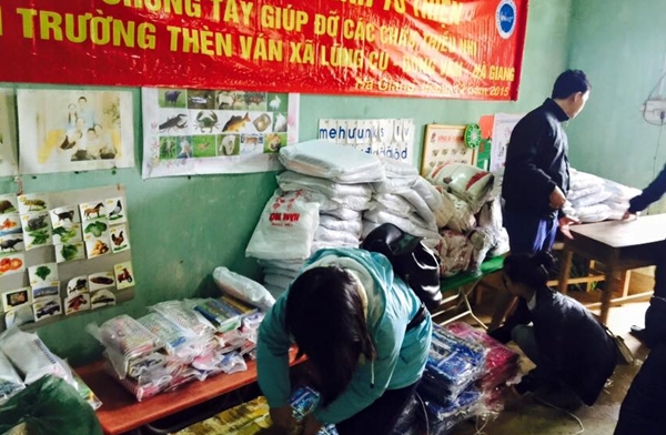 “Hạnh phúc là sẻ chia” – Hoạt động từ thiện đầy ý nghĩa của Đoàn viên AIS tại điểm trường Thèn Ván- Hà Giang